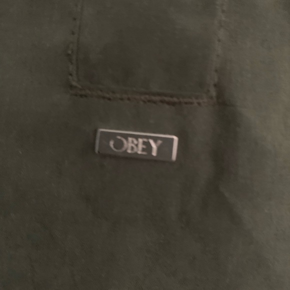 Obey green trench coat - detailed shiny obey buttons and silver hardware - Picture 10 of 10